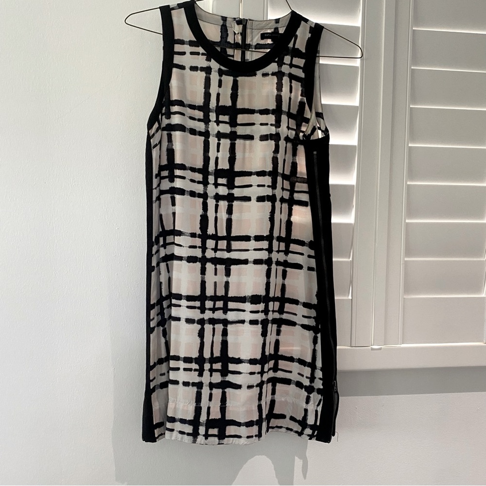Banana Republic plaid sleeveless mini dress, zipper on both sides